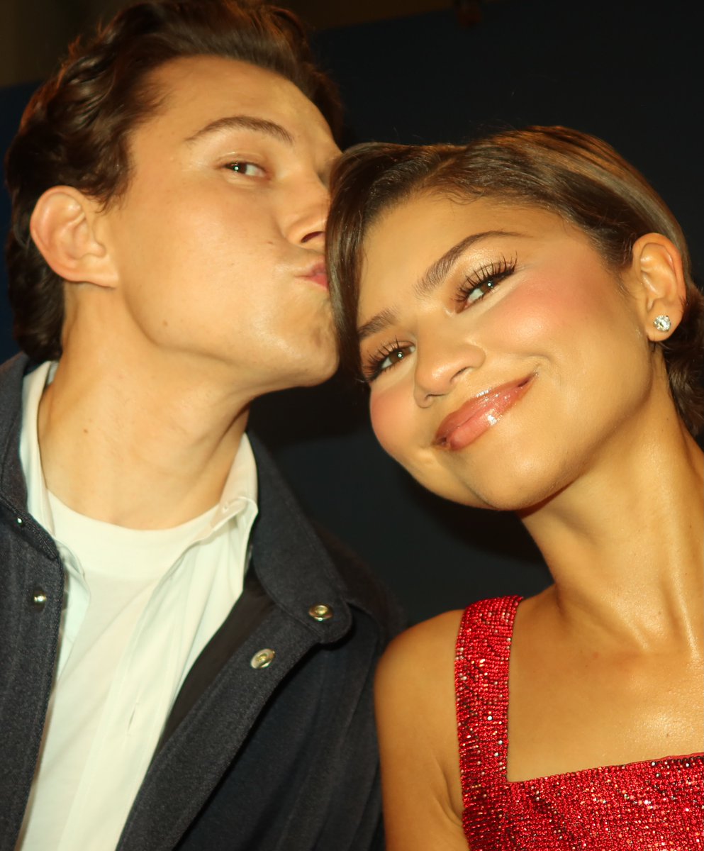 hllandayaverse's tweet photo. i genuinely can’t move on from these and i never will https://t.co/Su3vgL91ji