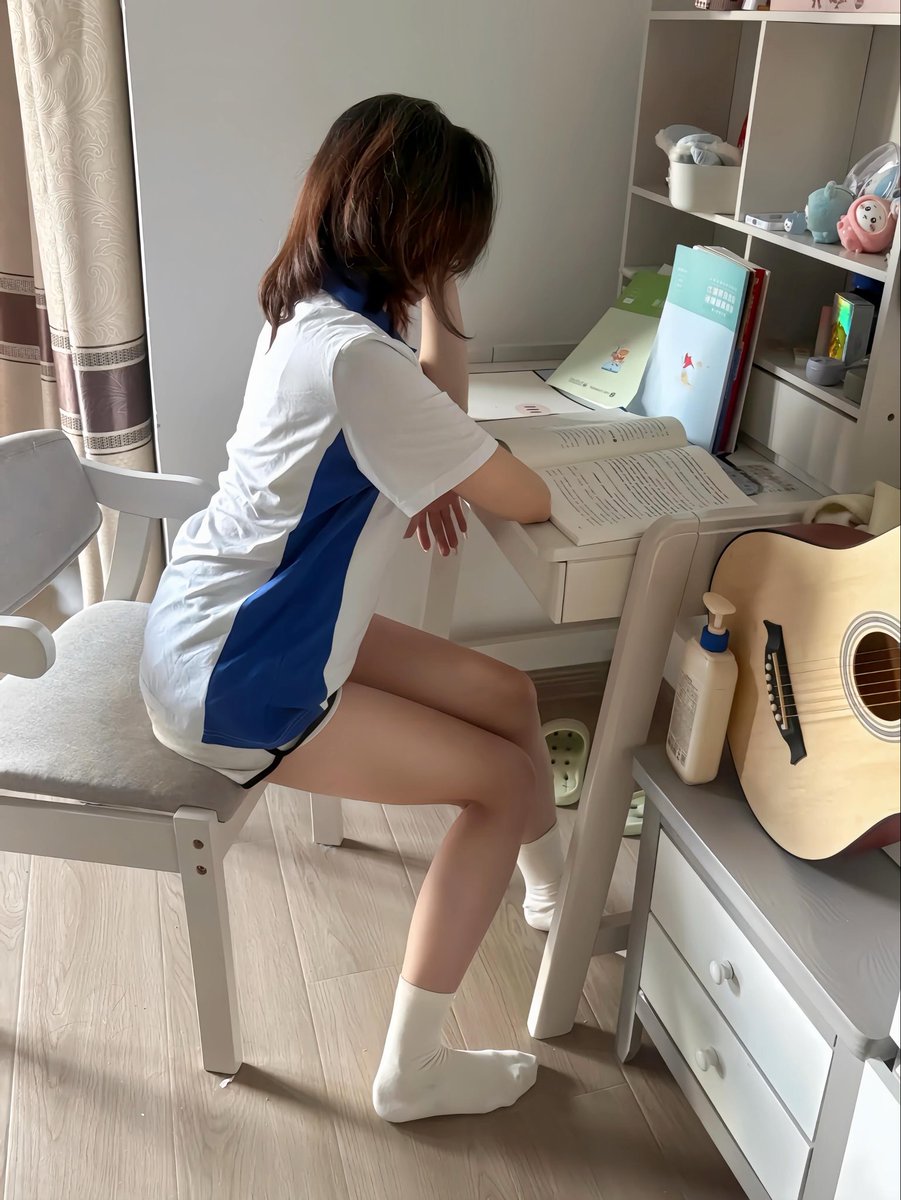Miankhawar499's tweet photo. 放假好无聊想发照片了！！！

有人要锐评我15的福吗

Luo照  实况！！不要🚪看了别说黑就行！！特别不要乱传 https://t.co/burJbstU0V