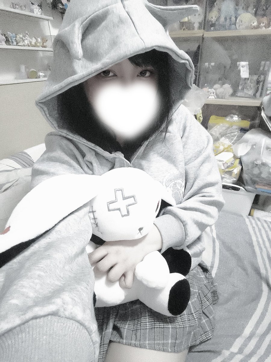 yuika_set's tweet photo. 今日はちゃんと写真撮った。
もう疲れた〜ㅋㅋ

#自撮り界隈 
#サブカル女子 #雰囲気
#自撮り女子 
#雰囲気 
#黒髪 #HIYILY
#フォロー
#友達募集中 
#友達募集 
#彼氏募集中 
#ネット恋
＃病み垢さんと繋がりたい
#病み垢女子と繋がりたい
#病み垢男子と繋がりたい https://t.co/021BAkyFRO