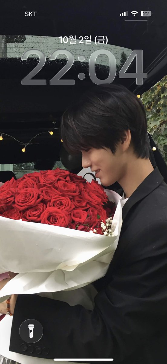 umeaeyo's tweet photo. 오랜망에 배경화면 바꿨네 ~ ◜ᴗ◝ https://t.co/md3xYxTgTx
