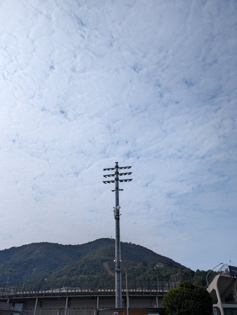 Rebel731's tweet photo. It's #FloodlightFriday....and this is #Como ! #Groundhopping @davethephoto @Como_1907 https://t.co/eRUge4ehhG