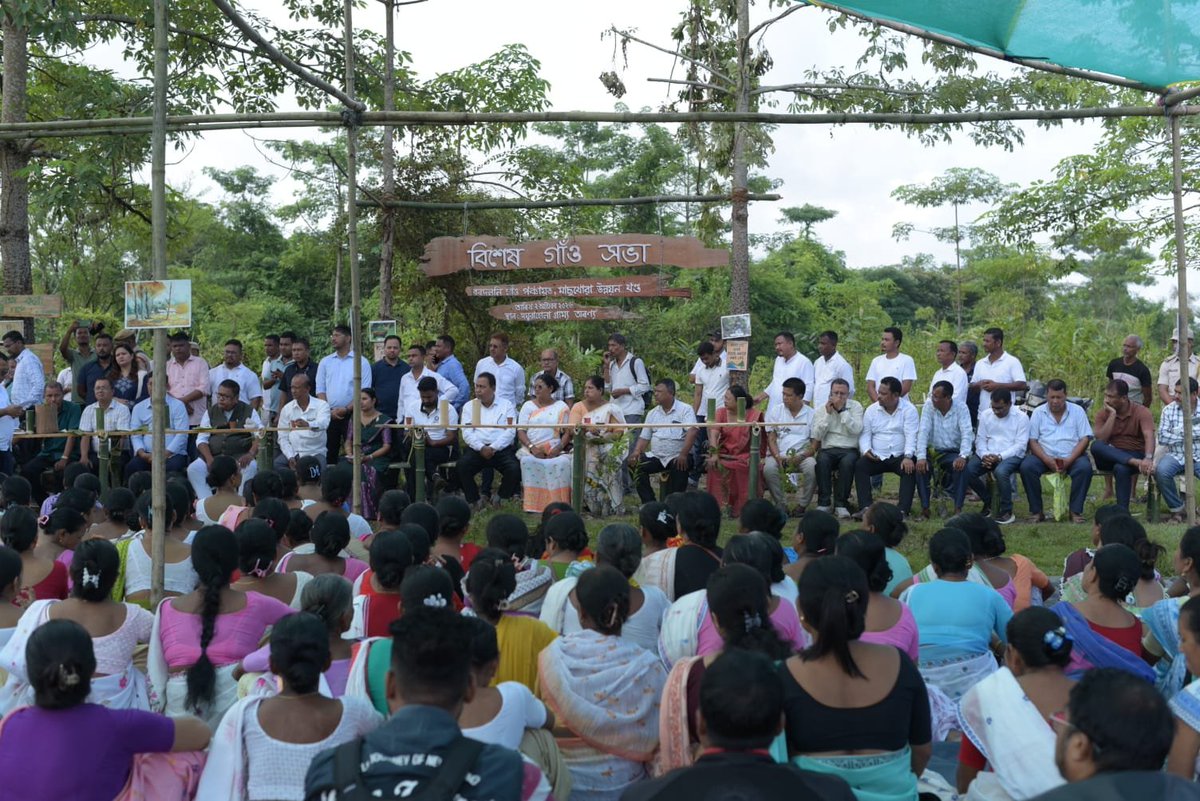 cprdassam's tweet photo. At the #SpecialGramSabha in Maghuwahola, Dhemaji, 530+ people came together, with 66% women and 29% youth participation. 

Over 500 took the Swachhata Pledge. The Sabha proposed a 1,000+ bigha Community Forest and stronger forest conservation through VGPP &amp; GPDP. https://t.co/nOuXcYwHQo