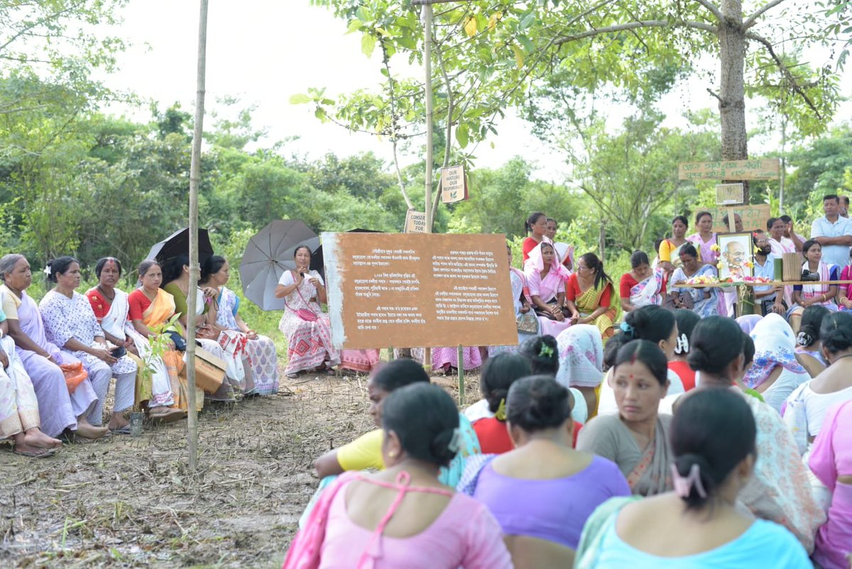 cprdassam's tweet photo. At the #SpecialGramSabha in Maghuwahola, Dhemaji, 530+ people came together, with 66% women and 29% youth participation. 

Over 500 took the Swachhata Pledge. The Sabha proposed a 1,000+ bigha Community Forest and stronger forest conservation through VGPP &amp; GPDP. https://t.co/nOuXcYwHQo