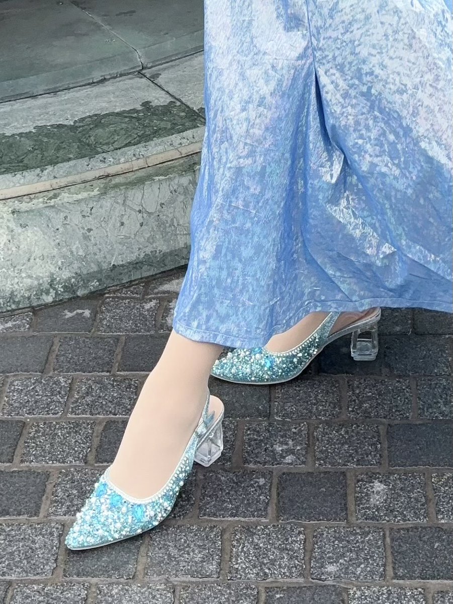 siranu_1's tweet photo. 靴も氷です！
ちいさきプリンセスに氷のおくつ‼️と言っていただけて足の痛さとか吹っ飛んでった思い出
 #Dハロ2026 https://t.co/dhvV3NpHmF