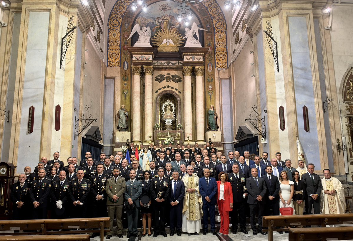 TalaveraAyto's tweet photo. El alcalde resalta que la coordinación de Policía Nacional y Local hace que “Talavera siga siendo una de las ciudades más seguras del país”

👉 https://t.co/CE5o6hrvKG https://t.co/GdecMnqYkG