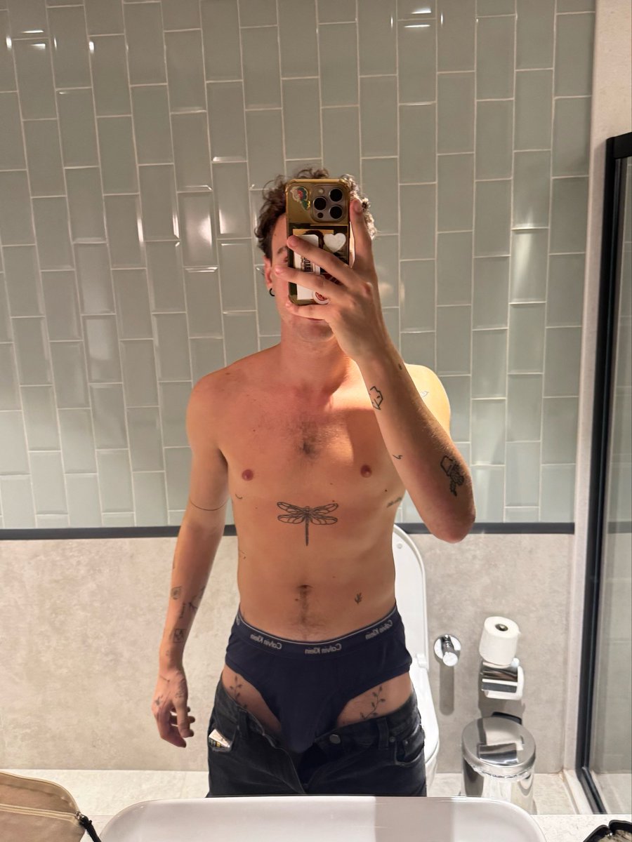 d_salvos's tweet photo. eccomi 👀💦
https://t.co/lmro0eK9Ox https://t.co/5OErlp2XrF