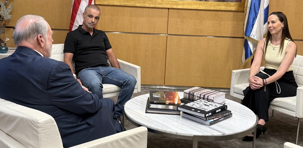 GovMikeHuckabee's tweet photo. I asked Israeli Meital Hayoun, wife of Yaniv the Israeli hero whose courageous action saved 170 ppl on flight who should play her husband in the movie.  "Tom Cruise" was answer.  I asked him who should play her. He said "The most beautiful woman in world."  SMART &amp; HEROIC! https://t.co/Wc1sNjdl9S