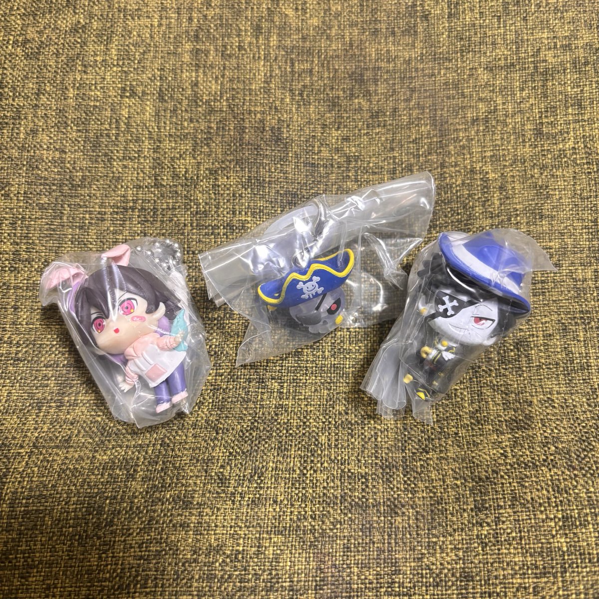 ztt_a24's tweet photo. 【譲渡】 CR CRFES CrazyRaccoon めじるしアクセサリー めじるしチャーム つまんでつなげてマスコット mond toppy

求 定価＋送料
譲 画像

PayPayのみ
希望のもの回収済みなので譲渡のみとなりますがお気軽にお声掛けください(⋆ᴗ͈ˬᴗ͈)”
纏めての方優先となります。 https://t.co/jotbvqfuJ1