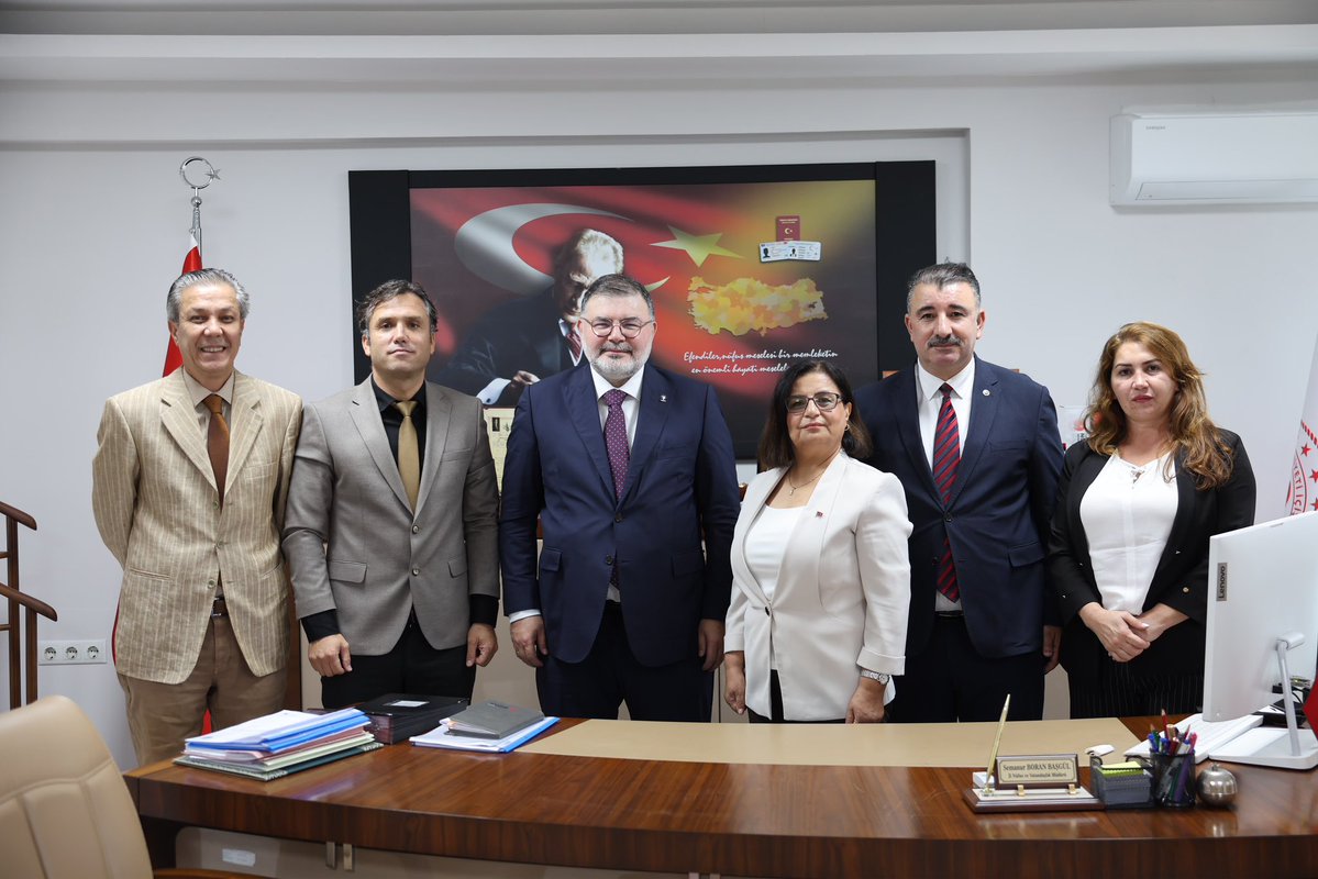 Bilalsaygili's tweet photo. İl Nüfus ve Vatandaşlık Müdürümüz Sn. Semanur Başgül’ü ziyaret ederek yürütülen çalışmalar hakkında bilgi edindik. 

Vatandaşımızın hayatına dokunan her hizmeti, güçlü devlet anlayışımızın ve milletimize karşı sorumluluğumuzun bir parçası olarak görüyoruz.

Sayın Başgül’e değerlendirmeleri için teşekkür ediyor, çalışmalarında başarılar diliyorum.