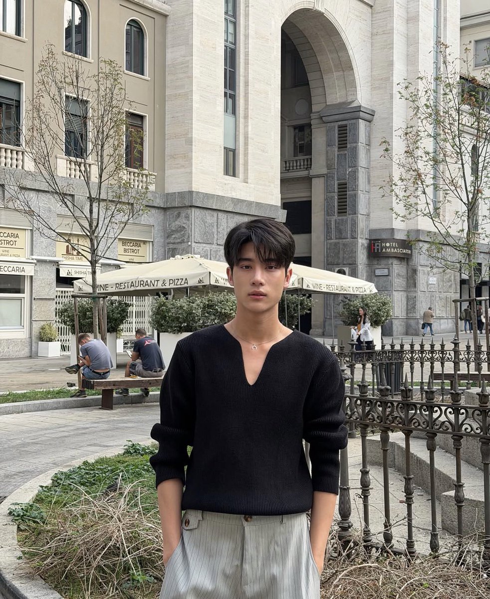 SeriousInnJ's tweet photo. รูปเซ็ตนี้เป็นครั้งแรกเลยที่เห็นด้วยกะชาวเน็ต ว่าน้ององศาหล��อมากเป็นพี่ธีสุดๆ ปกติใครจะว่าเป็นพี่ธียังไงผมก็ยังน้องต๋า🤏🏻🎀อยุ่ดี แต่เซ็ตนี้คือพี่ธีเลย หล่อคมเข้มมากกก 

#ongsacelcius https://t.co/Qw67EISTld
