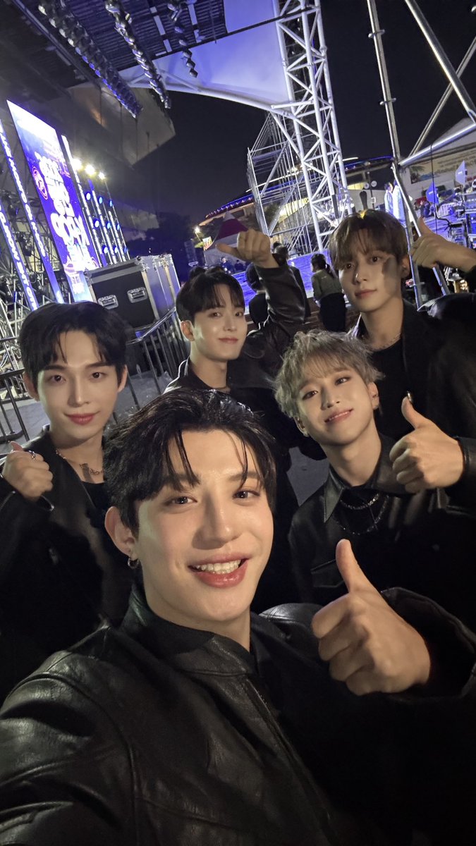 EPTS_official's tweet photo. [📸]

2026 안동 K-POP 콘서트
첫 한국 행사 너무 재밌었다
응원 와준 EVERS🩵 너무 고마워요
다음주에 우리 예천에도 만나요

#epictravels #epts #andong #kpop https://t.co/oLbiCxk1Ol