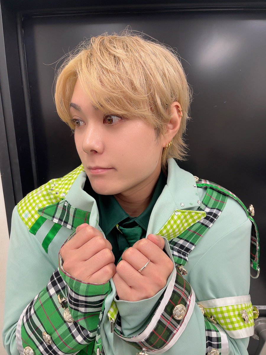 BINbaguuu's tweet photo. 10月1発目ライブありがとう🫶
今日もいい声出てたね‼️
こっちも負けないようにしないと🔥
ハル生誕もあるし10月もよろしくです😉 https://t.co/9cTbg5DIzQ