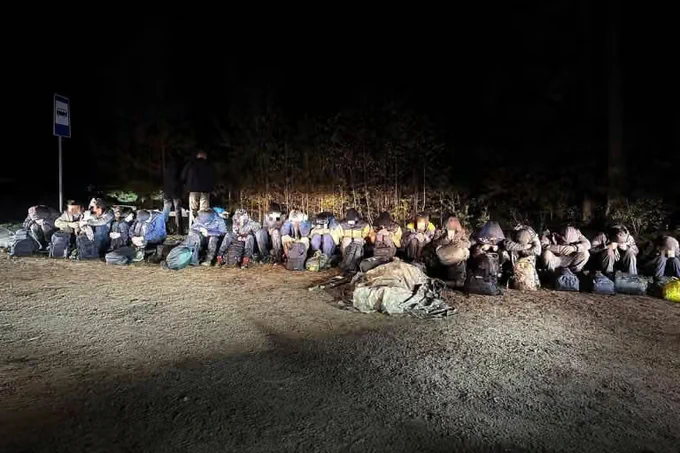Lithuania Detains 35 Afghan and Iraqi Asylum Seekers After Crossing from Belarus