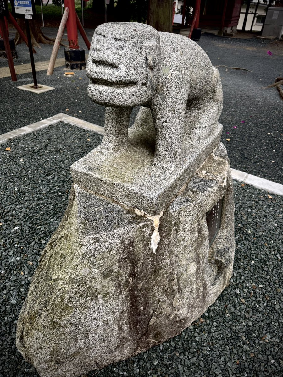 shinjisumaru's tweet photo. 啄木が「よくみると実に愛嬌のある顔だ」と書いた盛岡天満宮の狛犬。これ見たくて盛岡まで来た。 https://t.co/KVjxXixL1e