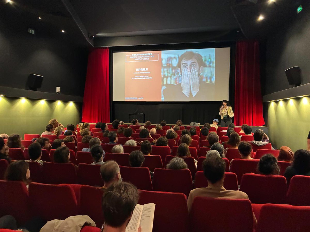 Malavida_Films's tweet photo. 🎬 Salle comble mercredi soir au Reflet Médicis pour la séance spéciale d'𝐀𝐏𝐑𝐈𝐋𝐄 de 𝐍𝐚𝐧𝐧𝐢 𝐌𝐨𝐫𝐞𝐭𝐭𝐢 !

Merci à toutes et tous d'être venus aussi nombreux, et un grand merci à Emmanuel Burdeau d'avoir présenté le film avec sa passion habituelle ! https://t.co/Sbuuk70UeS