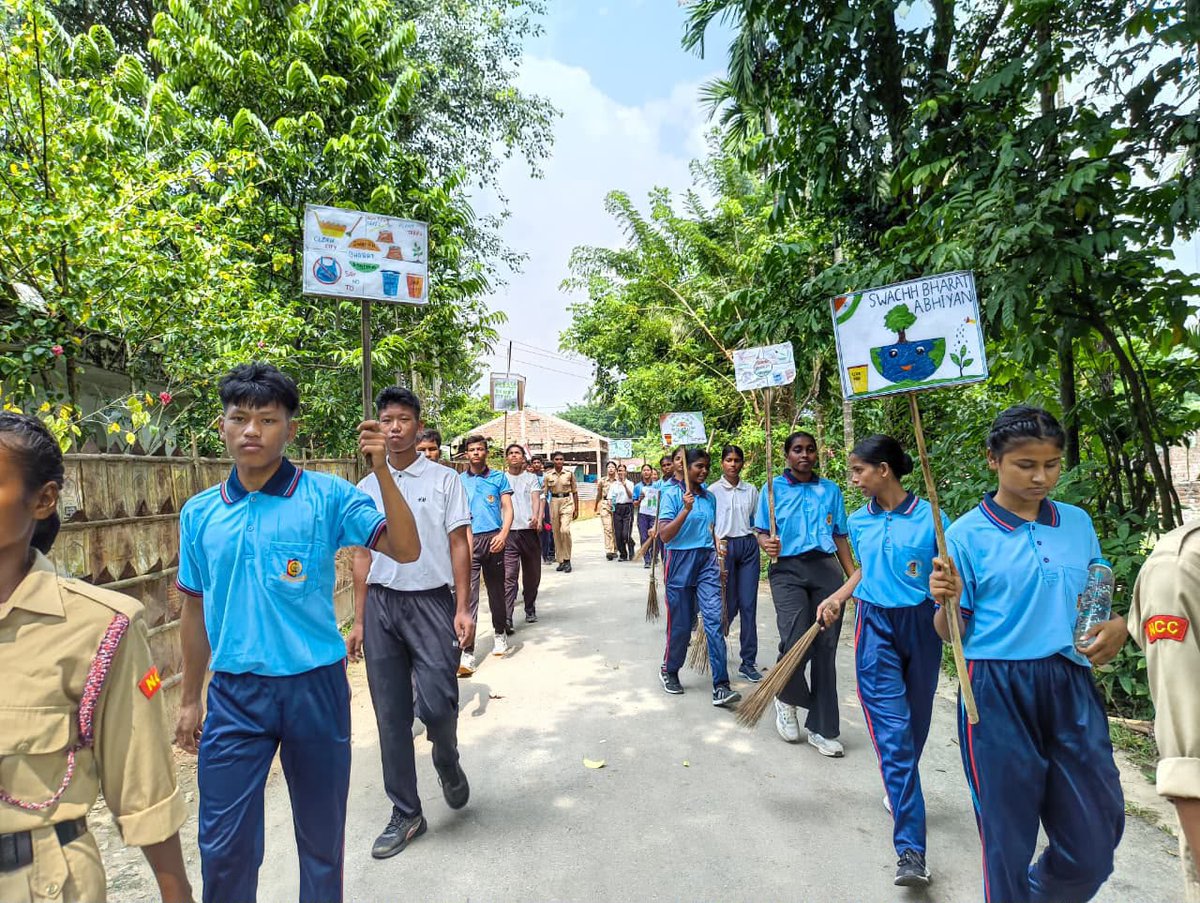 ncc_gp's tweet photo. Swachh Parv Harit Parv 
 On the occassion of Gandhi Jayanti, Cadets of MD University, Behali Degree College and KBR College, from 5 Assam Bn NCC carried out a Cleanliness Drive and tree plantation under the Ek Ped Maa Ke Naam and Yuva for Swachhata themes 
The Cadets of MD University planted Saplings in designated areas within the campus. 
The cadets of Behali Degree Colleges and KBR College  also carried an intensive cleanliness drive in public spaces. 
The message for a green future was conveyed to the society through the actions of the cadets.@nccner @HQ_DG_NCC
