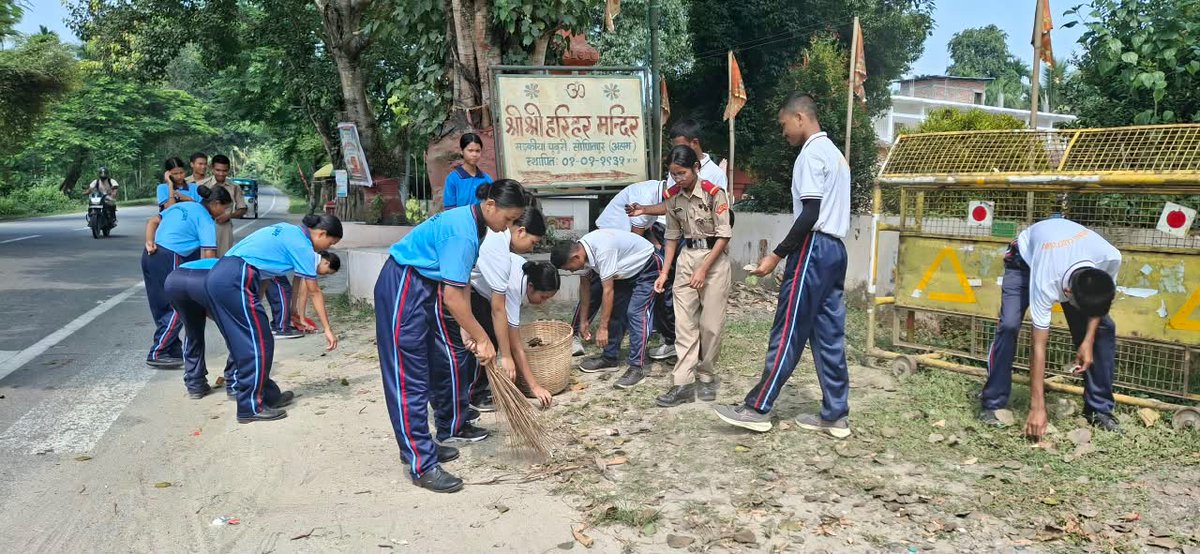 ncc_gp's tweet photo. Swachh Parv Harit Parv 
 On the occassion of Gandhi Jayanti, Cadets of MD University, Behali Degree College and KBR College, from 5 Assam Bn NCC carried out a Cleanliness Drive and tree plantation under the Ek Ped Maa Ke Naam and Yuva for Swachhata themes 
The Cadets of MD University planted Saplings in designated areas within the campus. 
The cadets of Behali Degree Colleges and KBR College  also carried an intensive cleanliness drive in public spaces. 
The message for a green future was conveyed to the society through the actions of the cadets.@nccner @HQ_DG_NCC