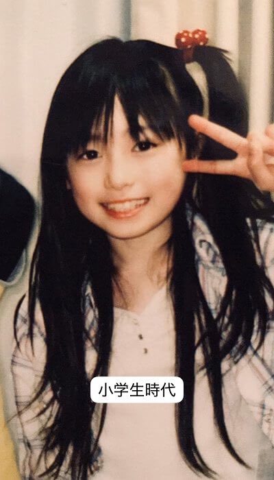 rin3ten's tweet photo. 【朗報】久保建英と福原遥が結婚したことにより、某豊胸済み港区女子との熱愛の噂がデマだったことが判明する。

子役時代の福原遥を見ても生粋の美少女である事が分かるし、少しの口ゴボを直した以外ほぼ顔が変わっていない。

他方、元々噂のあった港区女子の方はシリコン豊胸によってフォロワーをかき集めたインフルエンサーである事からも真反対の作画でありそもそも可能性がなかったと言わざるを得ない。