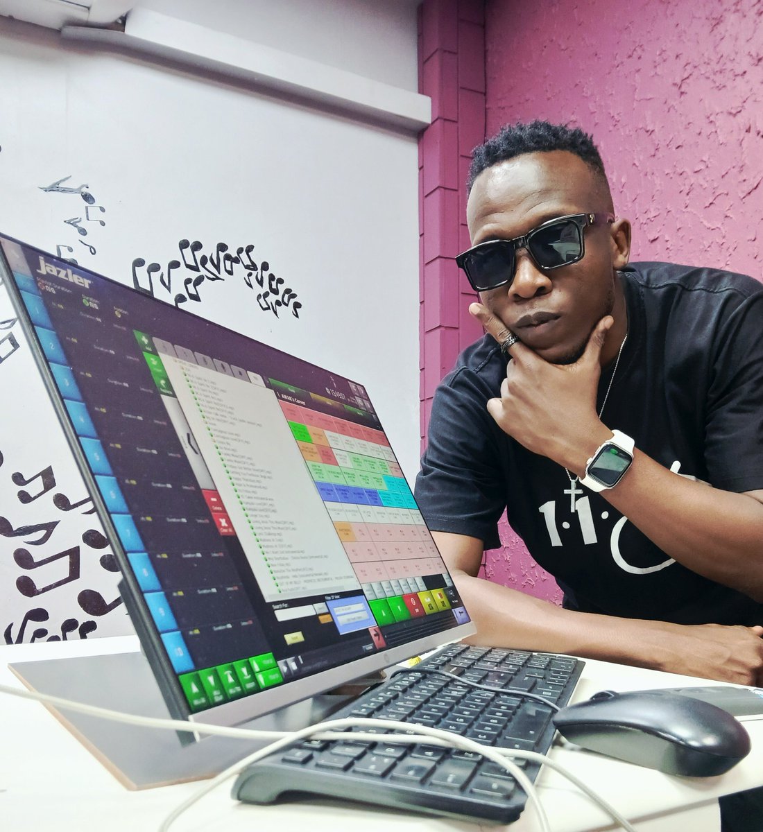 PaulSelah's tweet photo. Running Drive Time Radio till 6pm alongside @URBANDJAY @spiritfmug 📻 ✈️
#Friday #Radio #HypeTakeOver 💯💥 https://t.co/MMSIPz6WZA