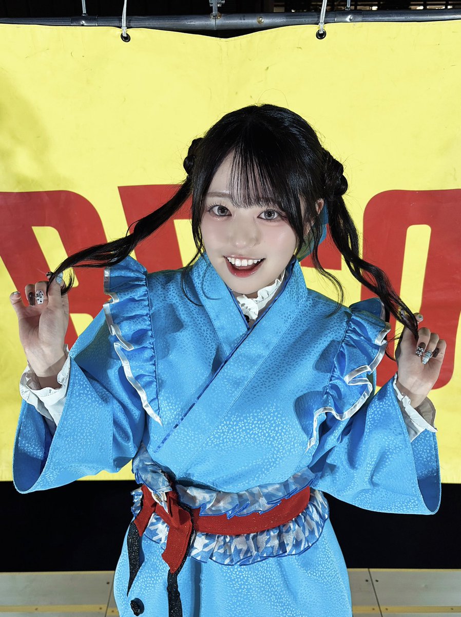 Honami_Momose's tweet photo. #前橋ウィッチーズ 💿「春化」リリイベ
in吉祥寺パルコ屋上 ありがとうございました🎤

初の3人でのリリイベでしたが……
駆けつけてくれたみんなが温かく、
そしてアツく盛り上げてくれたおかげで、特別な思い出になりました💚💛🩵

ソロ歌唱だったけど🩷💜の思いも背負って歌ったよ！！

寒くなって���たからみんなも身体大事にしてね〜〜🍂