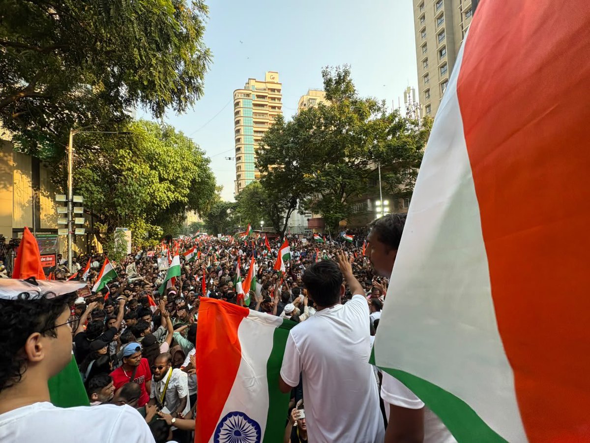 rishikeshlaw's tweet photo. Akhha MUMBAI is here at Shivaji Park! 🔥 https://t.co/9AmG4pXRKQ