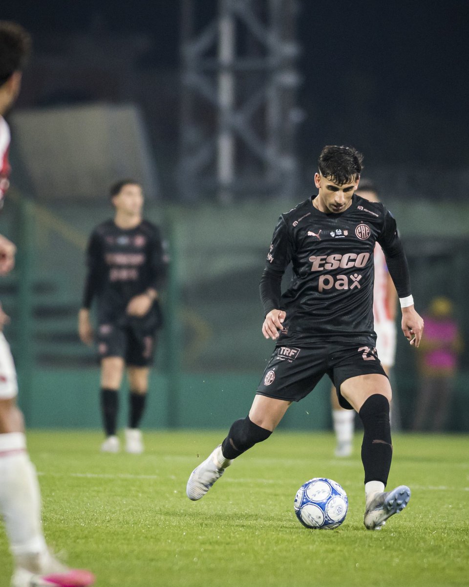 caplatense's tweet photo. Hoy no puedo, juega a la pelota 𝗠𝗮𝗿𝘁𝛊́𝗻 𝗕𝗮𝗿𝗿𝗶𝗼𝘀 𝗗𝗼 𝗦𝗮𝗻𝘁𝗼𝘀 🇺🇾🎩

#𝐎𝐫𝐠𝐮𝐥𝐥𝐨𝐌𝐚𝐫𝐫𝐨́𝐧🤎 https://t.co/Zc7hHvsogo