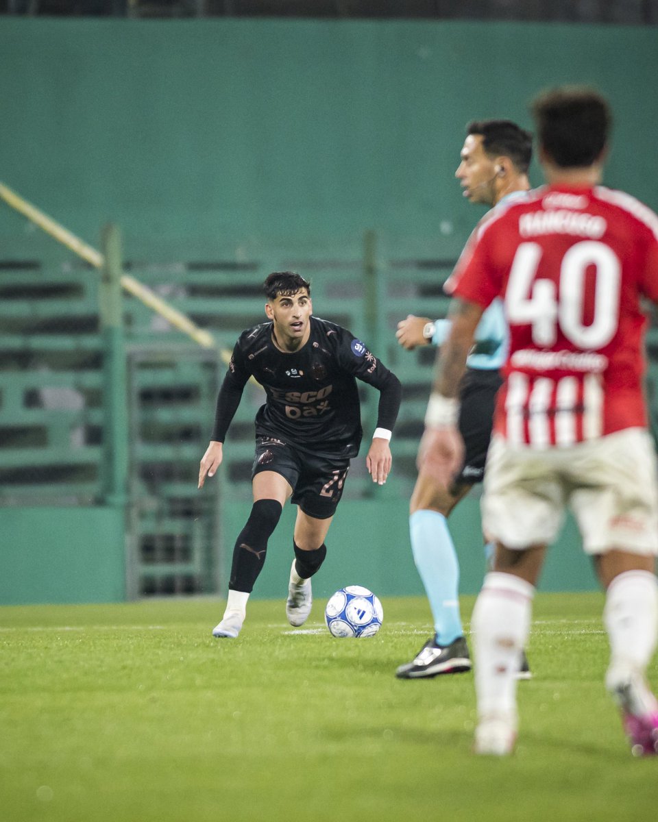 caplatense's tweet photo. Hoy no puedo, juega a la pelota 𝗠𝗮𝗿𝘁𝛊́𝗻 𝗕𝗮𝗿𝗿𝗶𝗼𝘀 𝗗𝗼 𝗦𝗮𝗻𝘁𝗼𝘀 🇺🇾🎩

#𝐎𝐫𝐠𝐮𝐥𝐥𝐨𝐌𝐚𝐫𝐫𝐨́𝐧🤎 https://t.co/Zc7hHvsogo