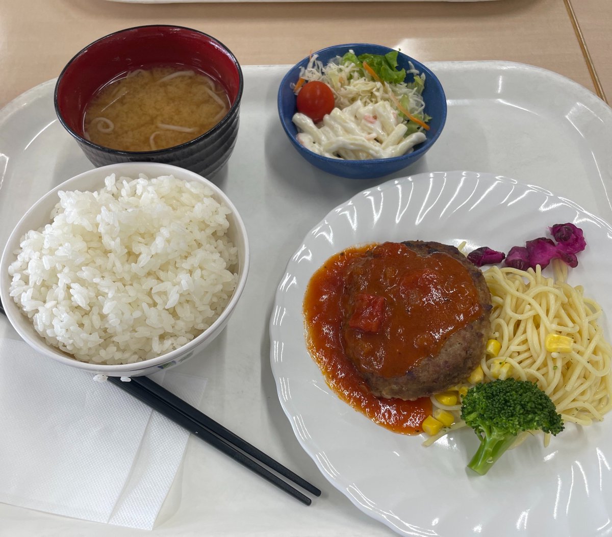 4co9's tweet photo. 今週の社食・ランチ(230円) https://t.co/a6jzLiEe81