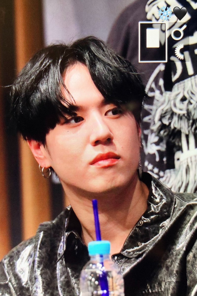 aghababe's tweet photo. 🖤 #yugyeom #유겸 https://t.co/aUDs2vjtho