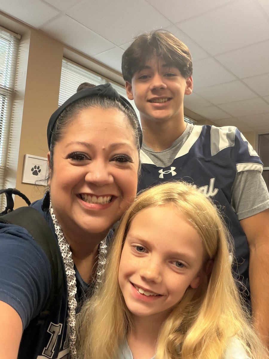 WES_MrsRichards's tweet photo. It’s going to be a great FUN FRIYAY with our special Wildcat visitors helping @TISDWES with arrival! 🥰🏈💙🤍 @Football_TMHS https://t.co/S4koqeOcUB