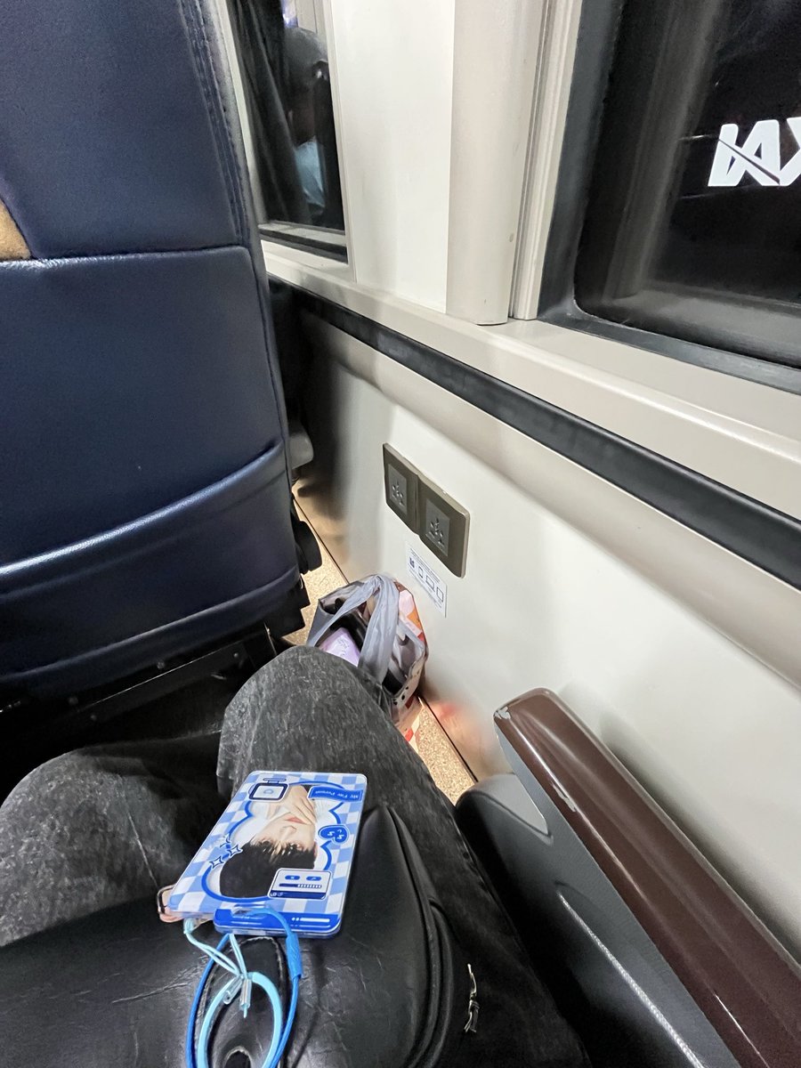nasipadang100's tweet photo. otw chil

#NCT127_5TH_NEOCITY_THE_REDLINE
#THE_REDLINEinJakarta https://t.co/ayByLgtIIH
