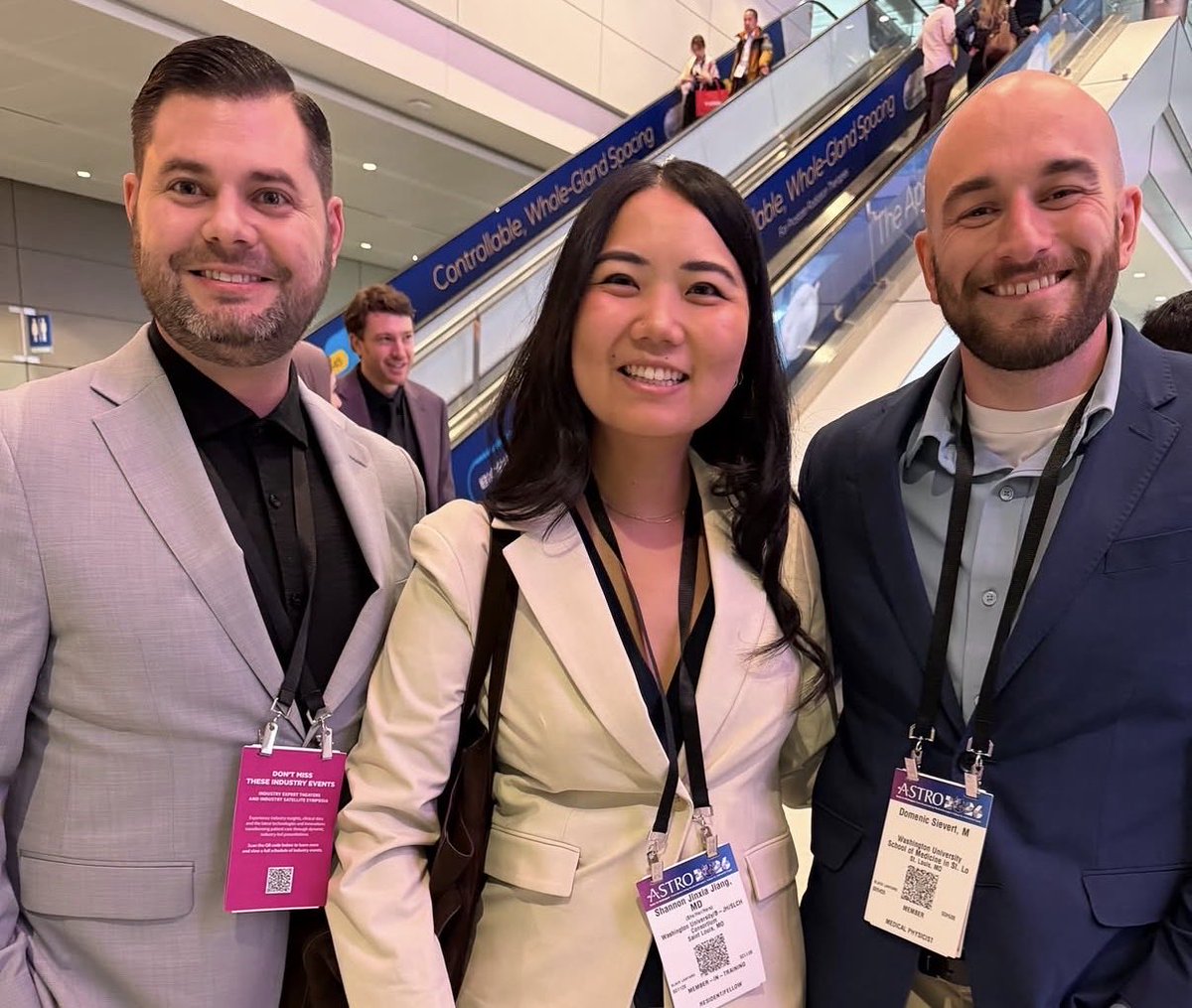 ShannonJiangMD's tweet photo. @WashUMedRadOnc at #ASTRO26!!

@SitemanCenter @washumedicine @ASTRO_org https://t.co/zfCiFEnMcc