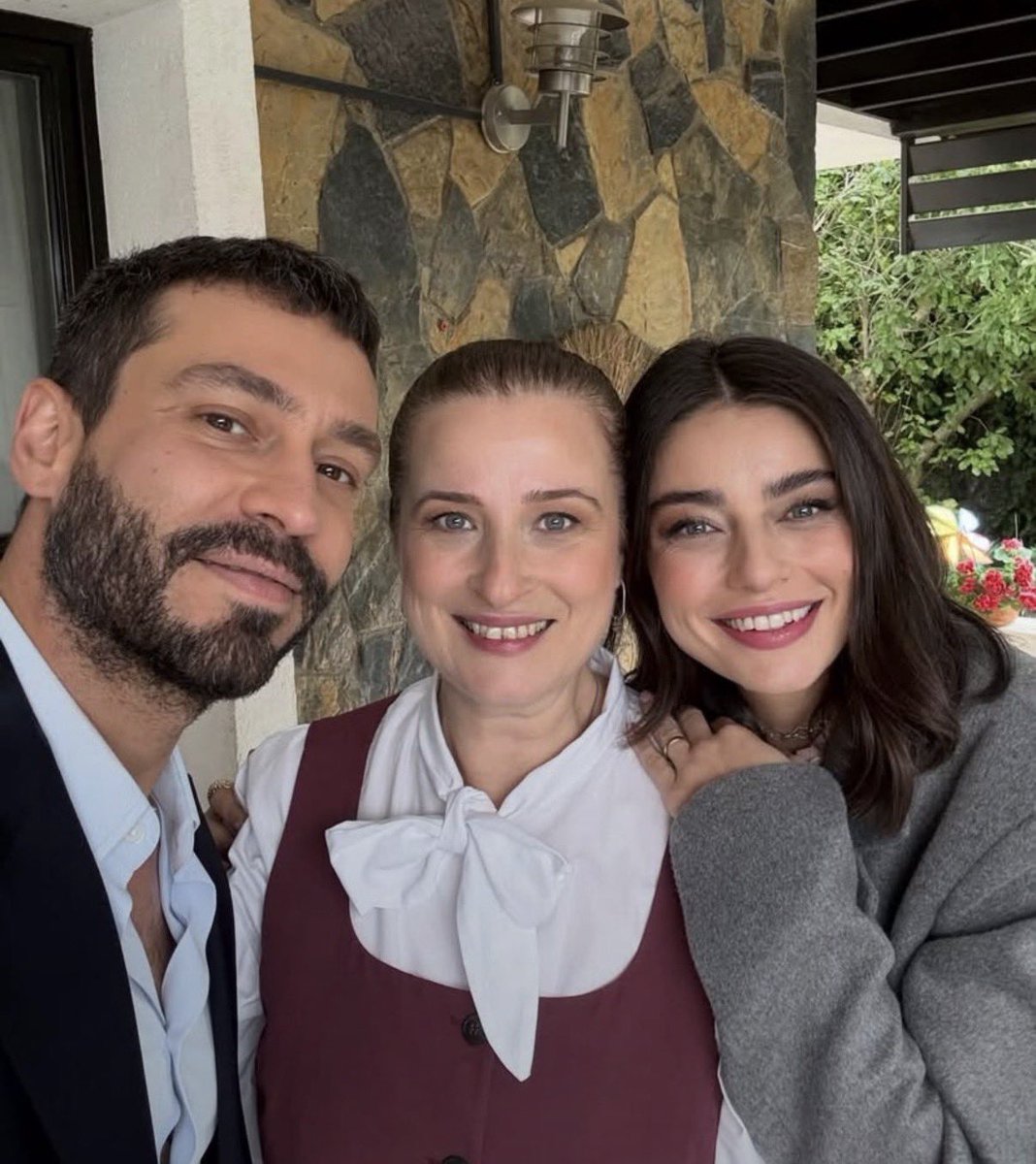 MiriiC24's tweet photo. Günaydın 😍❤️‍🩹

#AyçaAyşinTuran
#EkinKoç
#DefKad
#MuhtemelAşk https://t.co/zFeSIFvETO