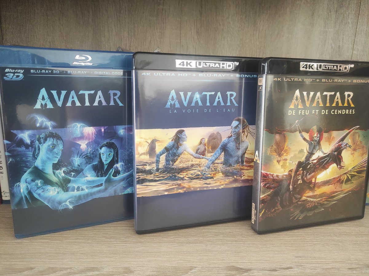 balfrid2's tweet photo. Je me suis déniché le Blu Ray 3D d'avatar 1 en import uniquement pour la cohérence visuel entre les trois films 😅

J'espère qu'un jour il y aura une réédition bien plus belle avec une tranche qui dévoile le titre entier pour la prochaine fois. 😬
#avatar #bluray https://t.co/pfObG8OWBu
