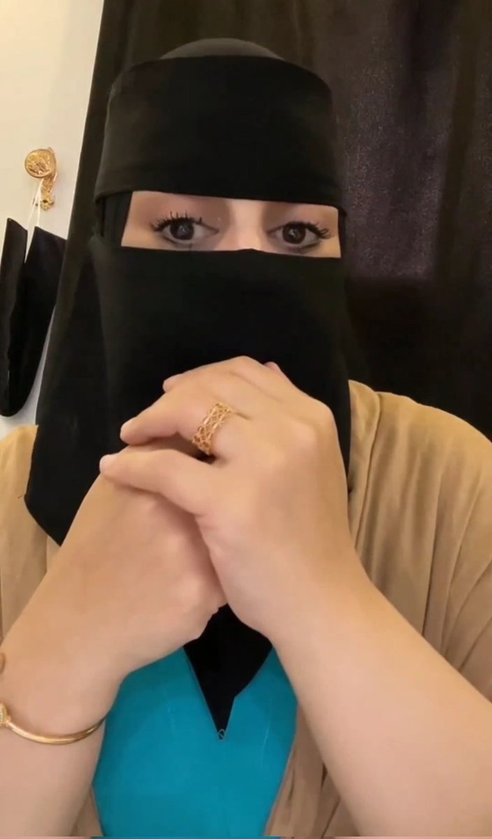 se2zss's tweet photo. سؤال منطقي :

ليه المتزوج يلاحق البنات أكثر من العزابي ؟ 💆🏻‍♀️ https://t.co/odsQtYL7HL