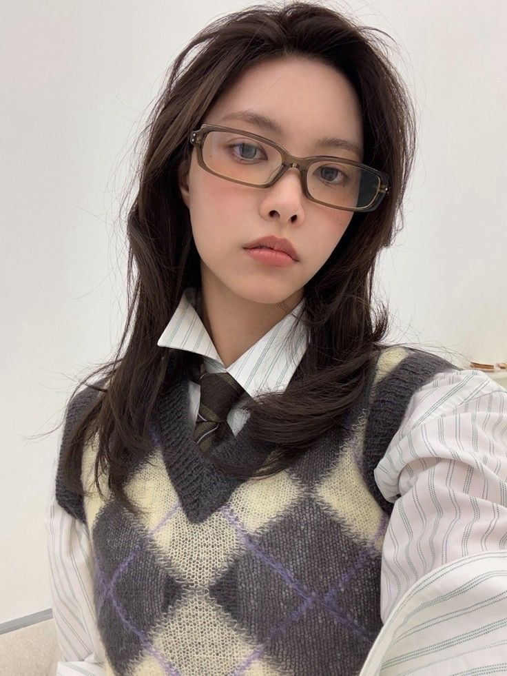 nochurism's tweet photo. "what a nerd lol" I said with barely controlled lust https://t.co/DZgsLb73aG