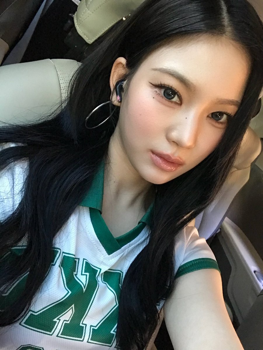 STAYC_talk's tweet photo. 오늘의 24💚

#STAYC #스테이씨 #ISA #아이사 https://t.co/yUV240Wz52