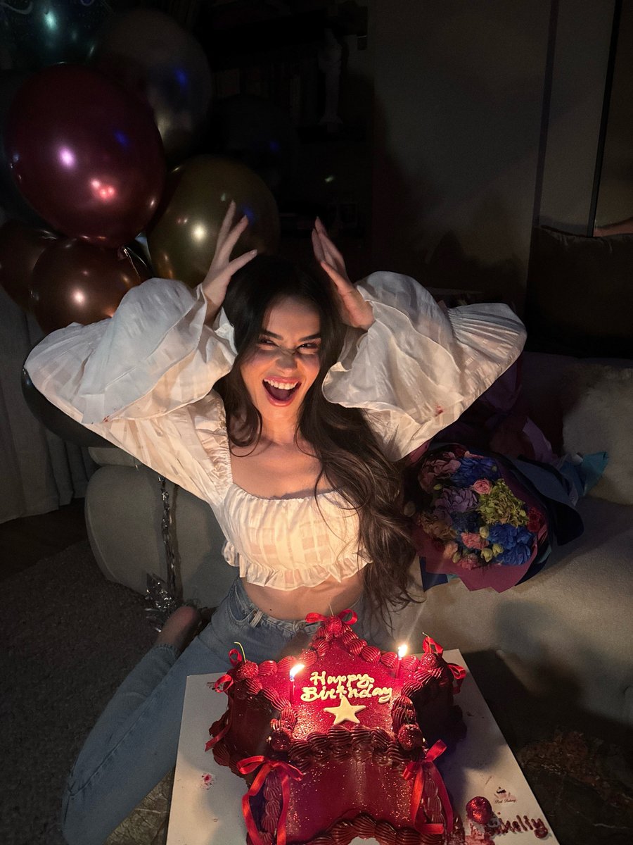 latelePy's tweet photo. Aybüke Yılmaz celebró su cumpleaños el #𝟑𝟎.𝟎𝟗 ♡❤️ 
#Kuma, la otra esposa | Lunes a viernes a las 12:20 hs
#lateleestádemoda 💚 28.1 Aire Digital https://t.co/AOtzIe6Mfw
