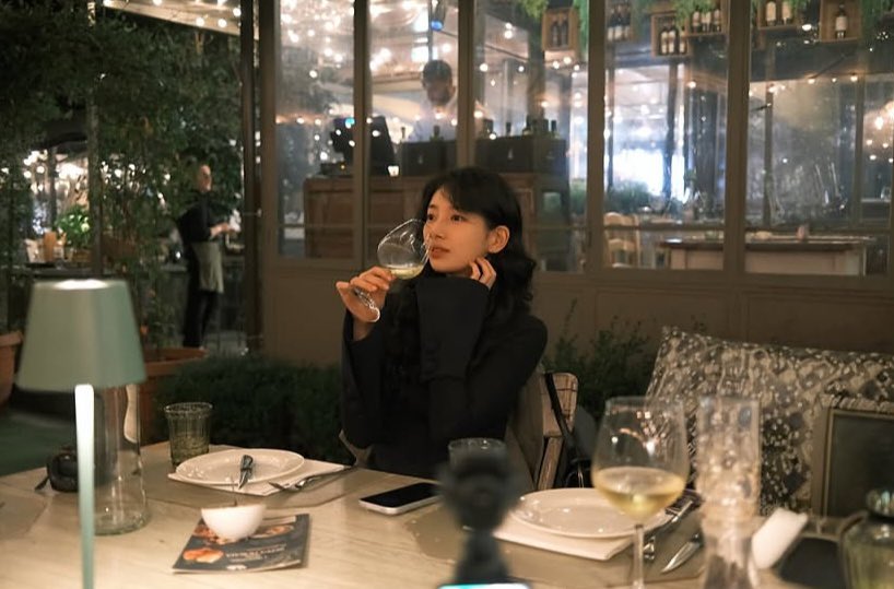 minoymus's tweet photo. Suzy date with unnie🤍 https://t.co/0t5MQmamIA