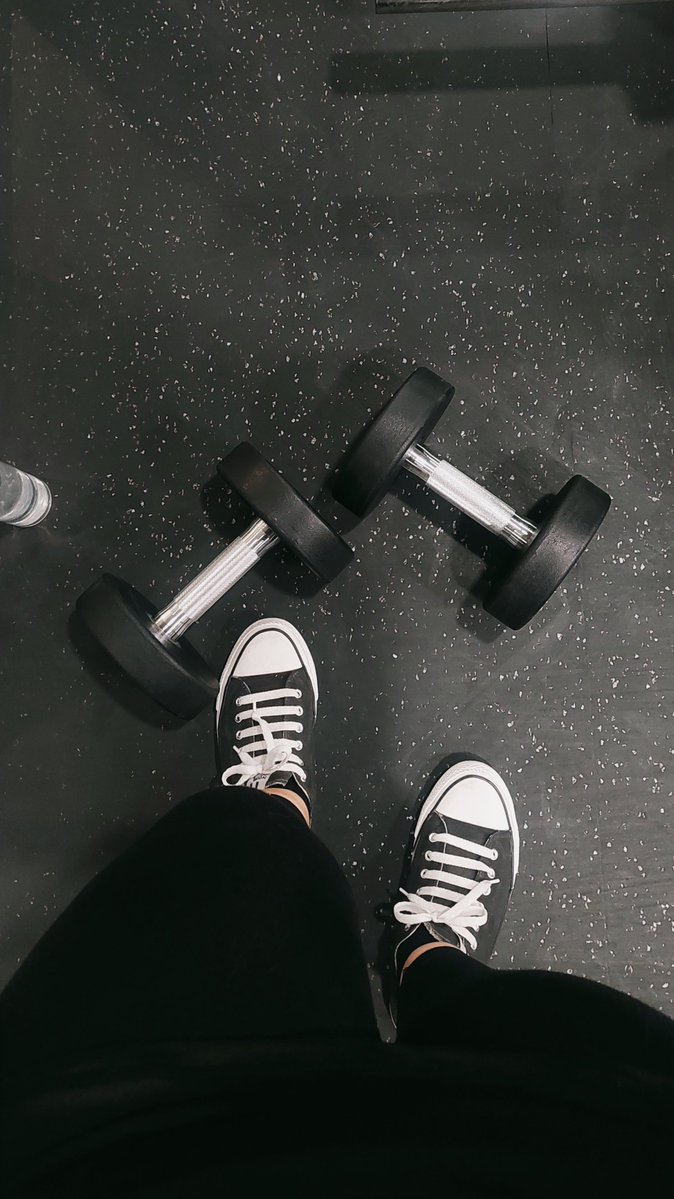 obsessed_by_u's tweet photo. gotta hit the gym asap https://t.co/J9Y0tA8hrR
