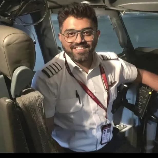 ShivRJ_001's tweet photo. भारत में ��ड़ी चर्चा हो रही हैं कैप्टन मछार की

दुनियां उनकी बहादुरी के गीत गा रही हैं.

लेकिन इतना बहादुर पायलट दुबई मे क्या कर रहा हैं 
इस पर कोई भारत का नेता चर्चा करेगा.? 🤔
@narendramodi @AmitShah @rajnathsingh https://t.co/p4FfSVVliQ