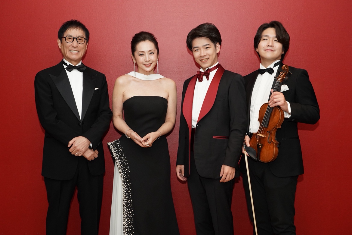billboardcc's tweet photo. 【billboard classics「斉藤由貴 Premium Orchestra Concert」～produced by 武部聡志】

本日、千秋楽となる神奈川公演が終演いたしました💐

時代を超えて愛される名曲たちが、オーケストラの調べとともに煌めくステージに響き渡りました✨

近日、Billboard JAPANにて公演レポートを配信予定です📝

東西3公演、ご来場いただいた皆様、誠にありがとうございました🌟

出演：#斉藤由貴 (@saitoyuki_mg)
ピアノ・音楽監修：#武部聡志 (@takebesatoshi)
指揮・編曲：#岩城直也 (@NaoyaIwaki)
管弦楽：
【兵庫】#NIPO × #神戸市室内管弦楽団
【東京・神奈川】Naoya Iwaki Pops Orchestra（NIPO）

#ビルボードクラシックス
#billboardclassics