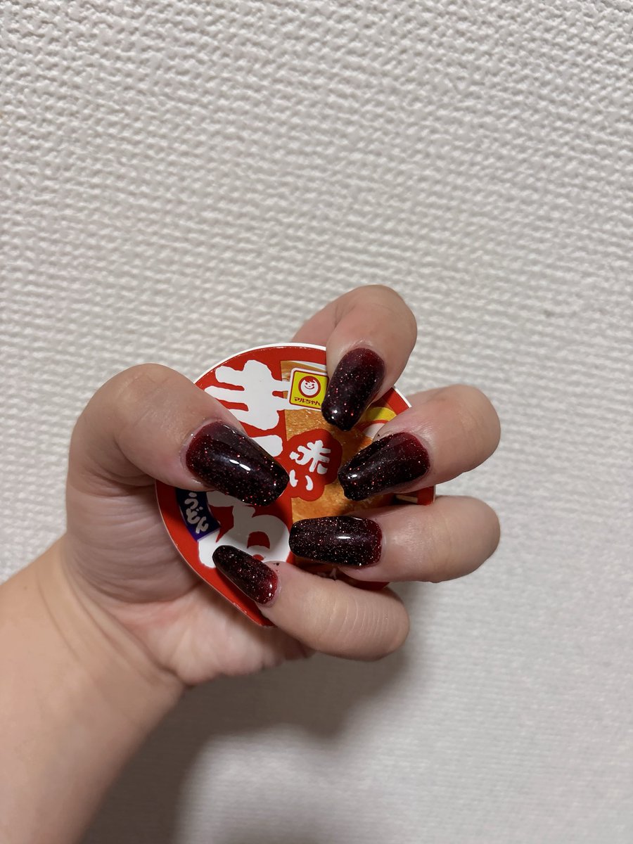 Devita_deviln's tweet photo. 今回のセルフネイル可愛いから見て！！ https://t.co/KhEtQauoVZ