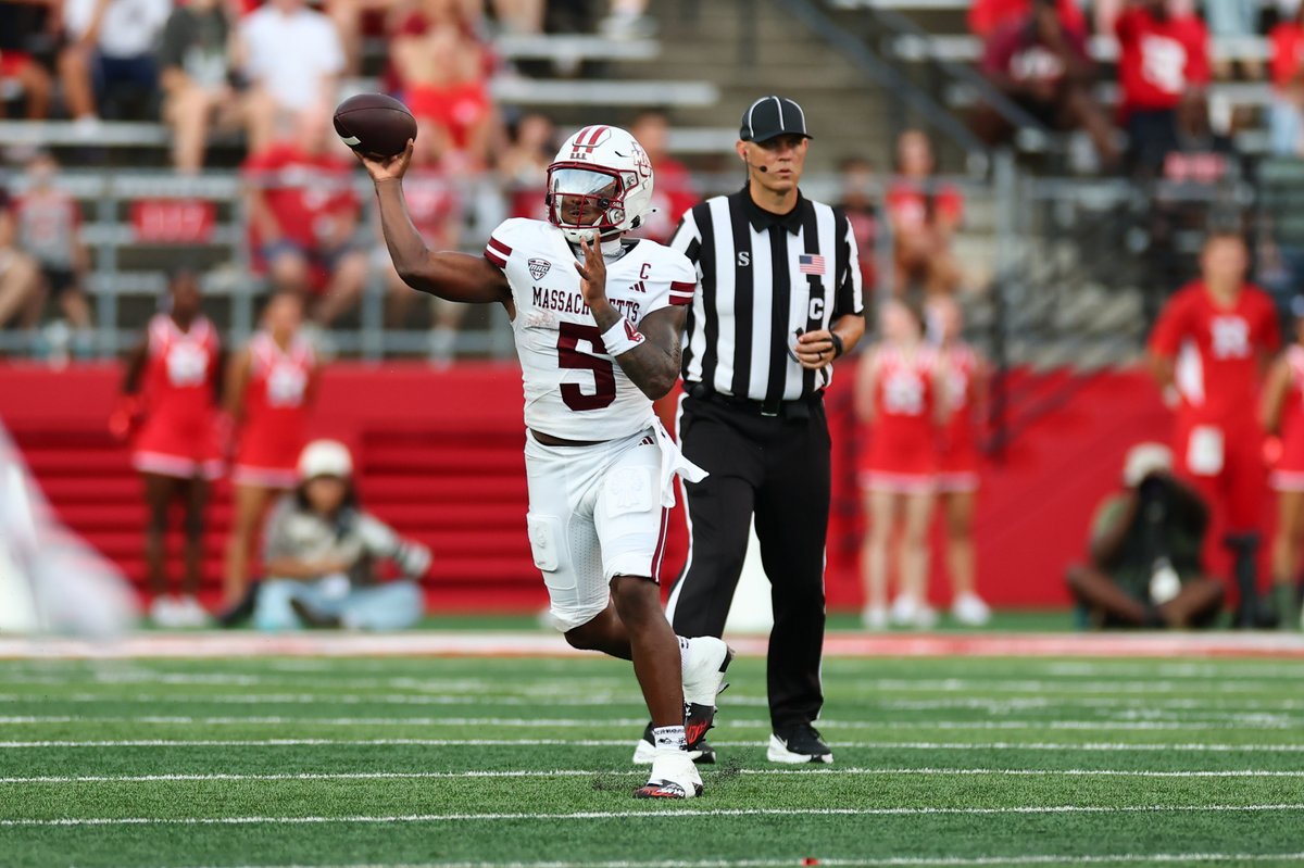UnderdogCFB's tweet photo. UMass has sold out their first home game since 2014 for Saturday against Eastern Michigan.

The Minutemen are two wins away from being eligible for their first-ever bowl game. https://t.co/Y88oMt8uHu