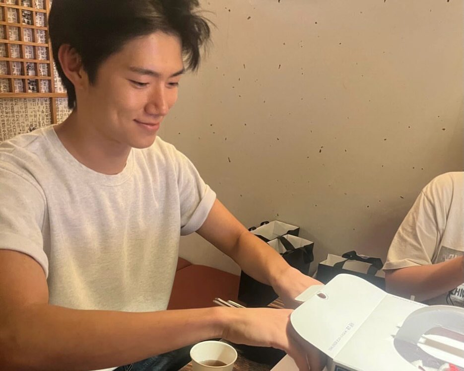 1uckeyc10ver's tweet photo. 여러분... 가능한 사랑 설경구 아역 최민
지금 잡으셔야 됩니다... 지금입니다 지금 https://t.co/Y49tQ7D0iU
