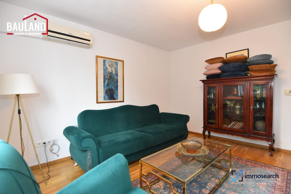 immo_aldin's tweet photo. Ćemerlina, Općina Stari Grad: möblierte Zweizimmerwohnung mit beidseitiger Ausrichtung, 52m2, im ersten Stock. Parkett, PVC-Fenster mit Nacht-Tag-Rollläden, verstärkte Eingangstür und 2 Klimageräte sorgen für klare…

Mehr erfahren: https://t.co/RVHuyBO1NT https://t.co/11xOwdZFav