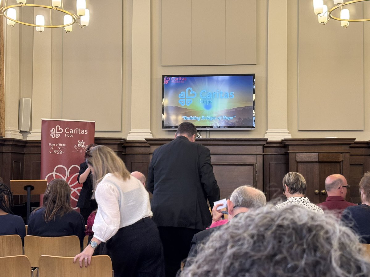 DSingleton_'s tweet photo. Kicking off with a reflection on #hope at @CaritasWestm #CaritasHope https://t.co/nJ9R4W3FiM