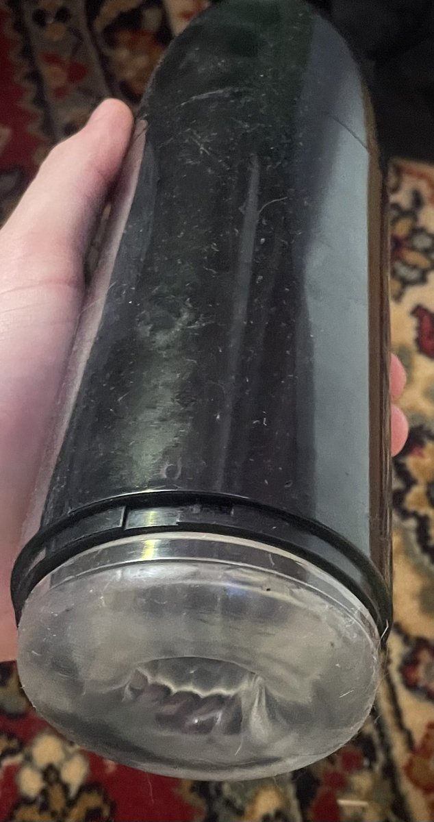 DirtyimpulseX's tweet photo. J’adore jouir dans ce truc, ça aspire et ça tourne, ça prend longtemps à jouir pour le edging c’est top mais après quand ça continue et que je suis trop sensible… mon dieu 
Et à chaque fois je baigne dans mon foutre 

Non pas mal https://t.co/Y136g8VBy9