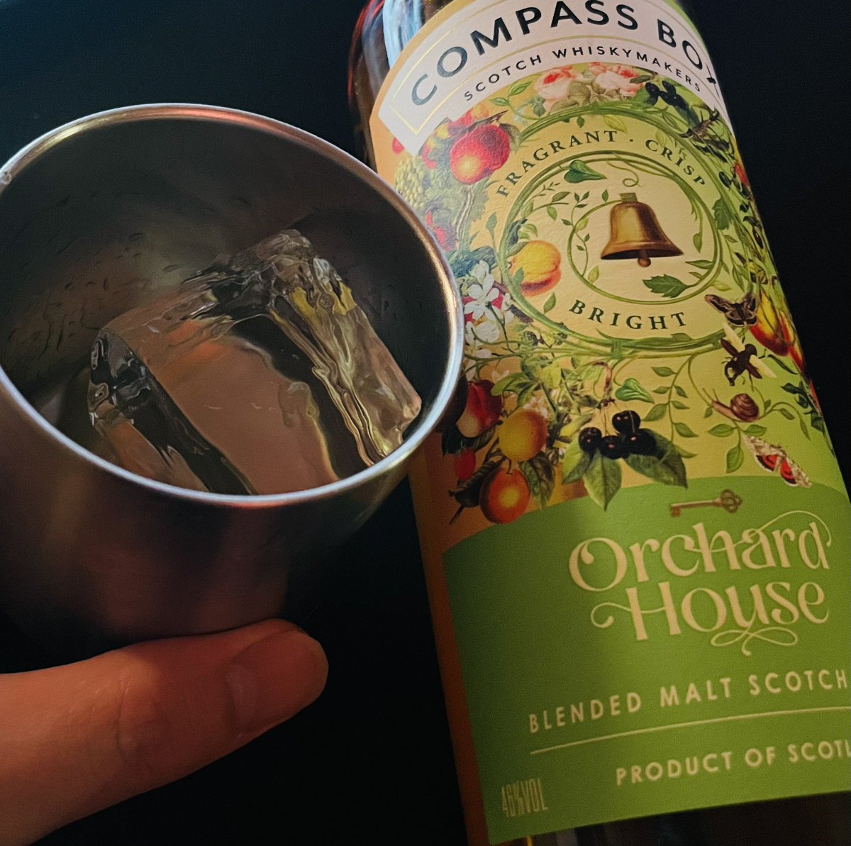 okan_hnd's tweet photo. 今週もおつかれさまでした。
ロックで頂いてます🥃 https://t.co/VUv1BIYRNC