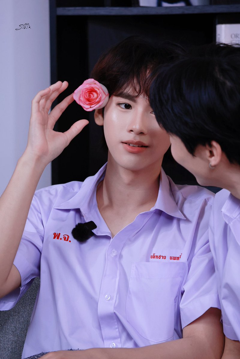 SiSi00606's tweet photo. คนอะไรสวยกว่าดอกไม้อีก 🥹🌸

@chira_patt ଳ 𓂂 𓈒🎐 𓏸 𓈒🫧 #chira_patt 
#ryujinpatji   #ริวจินแพทจิ

#芮熙颜RUIXIYANxRyujinPatji https://t.co/in1QMs3gp2